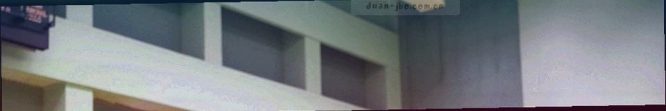 横向细线与几何色块构成的条款装饰纹理